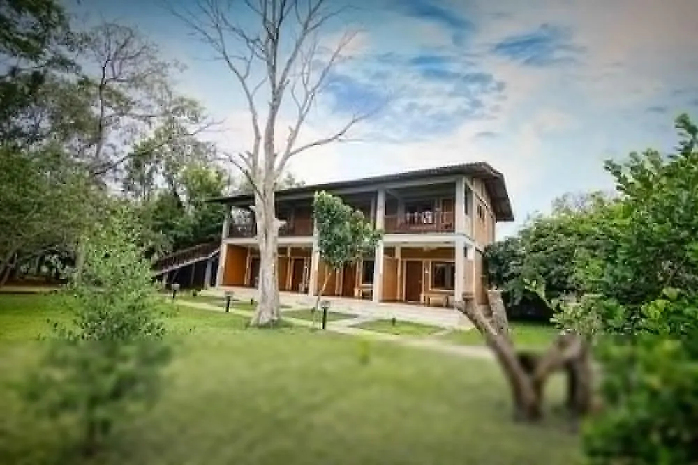 Elephas Resort Sigirîya 4*,