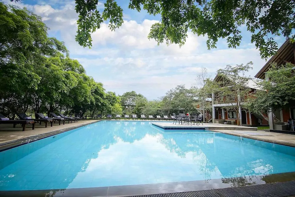 Elephas Resort Sigiriya 4*,